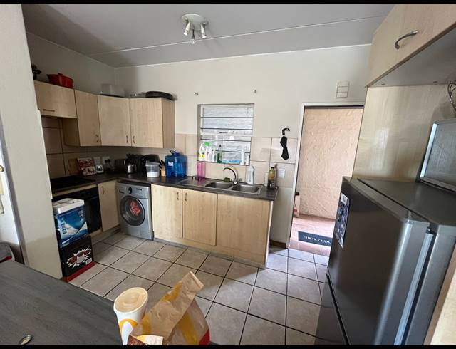 1 bed property to rent in SUNDOWNER